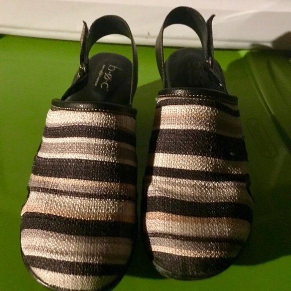 Boc stripe clog **last week available** - Picture 2 of 8
